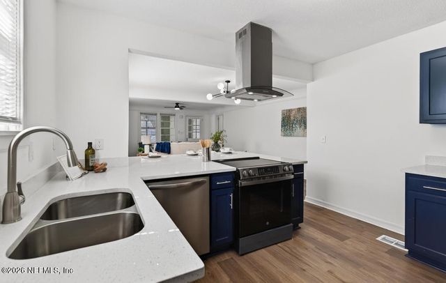 819 MCDUFF Avenue S, Jacksonville, FL 32205