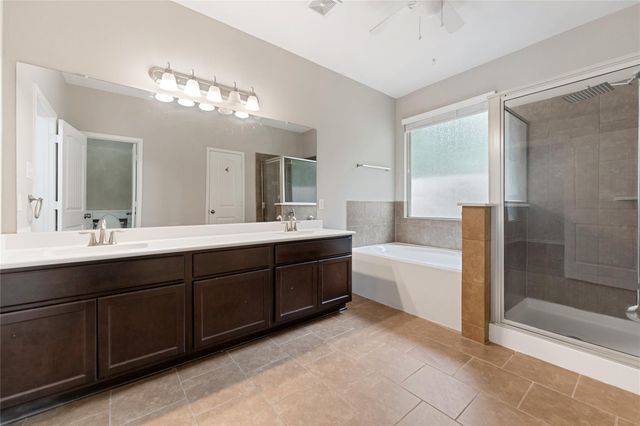 12635 Lakeshore Drive, Montgomery, TX 77356