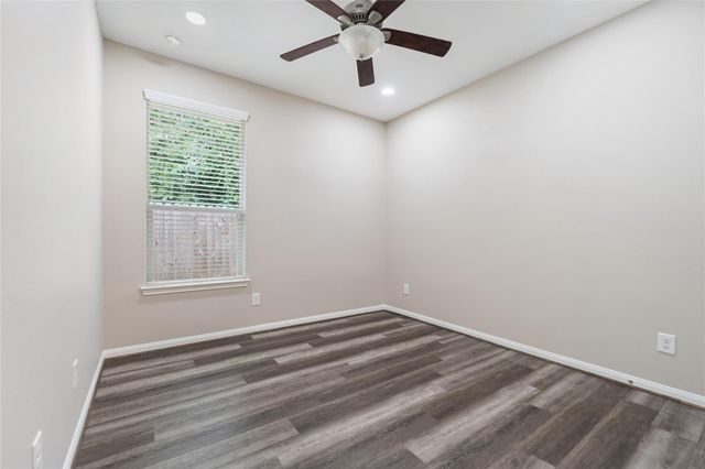 12635 Lakeshore Drive, Montgomery, TX 77356