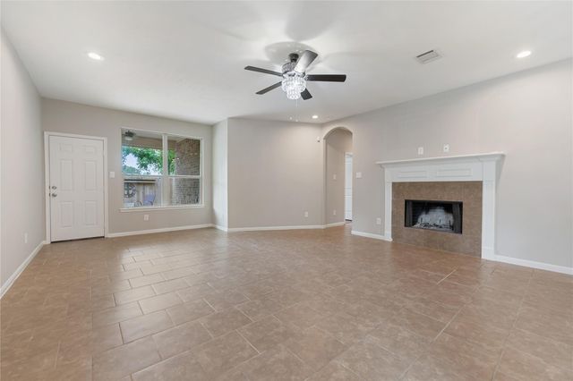 12635 Lakeshore Drive, Montgomery, TX 77356