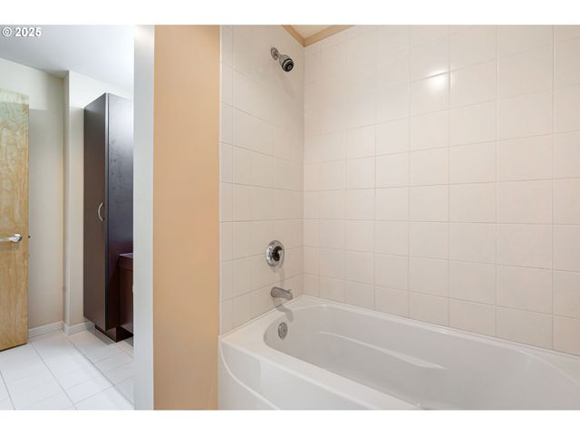 1255 Nw 9TH Ave 1305, Portland, OR 97209