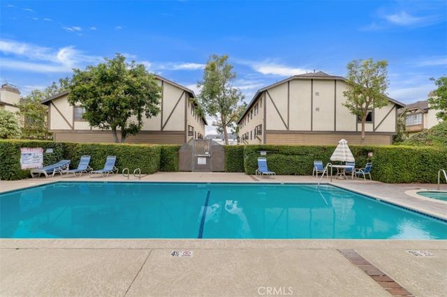 21125 Lassen Street 2, Chatsworth, CA 91311