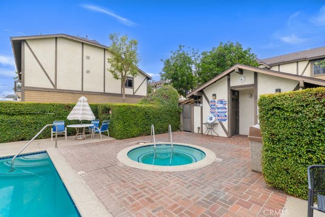 21125 Lassen Street 2, Chatsworth, CA 91311
