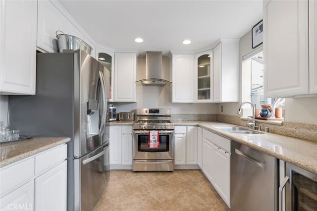 21125 Lassen Street 2, Chatsworth, CA 91311