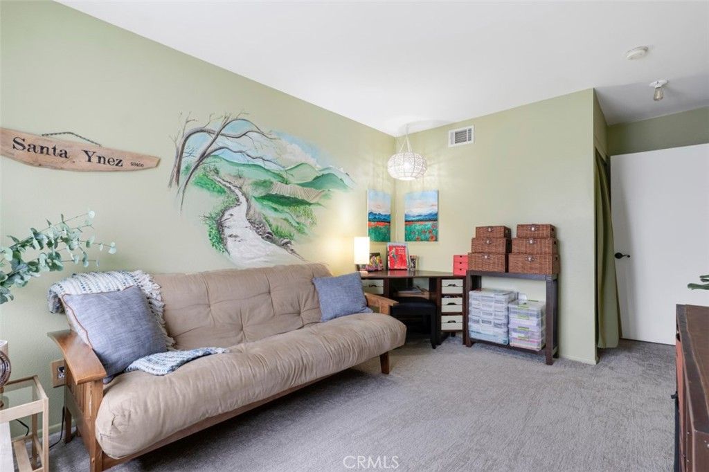 Image 19 of property listing at 21125 Lassen Street 2, Chatsworth, CA 91311