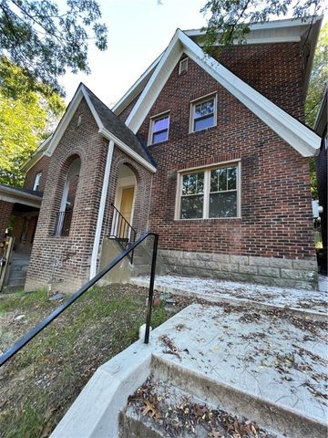 5456 Columbo St, Garfield, PA 15206