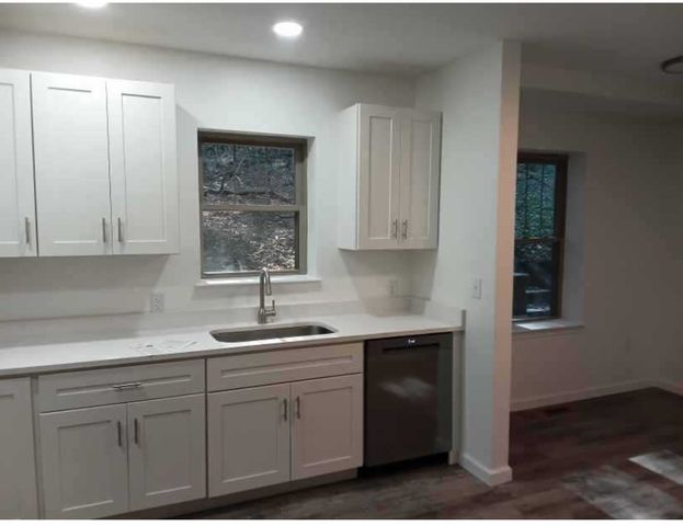 5456 Columbo St, Garfield, PA 15206