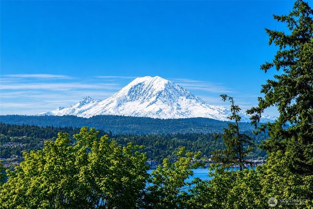 11324 83rd Place NE, Kirkland, WA 98034