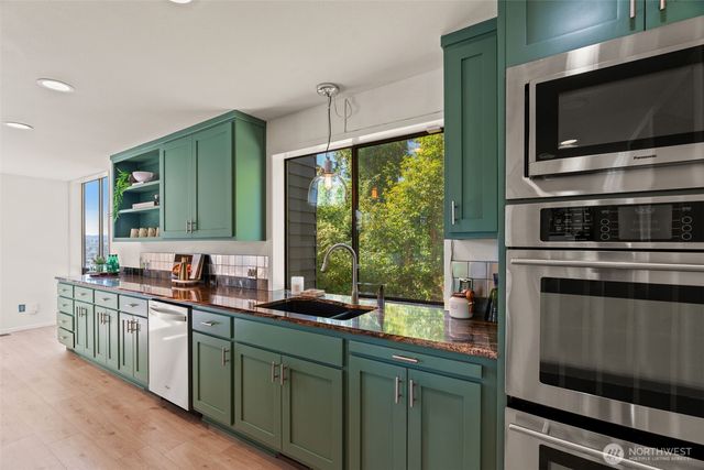 11324 83rd Place NE, Kirkland, WA 98034
