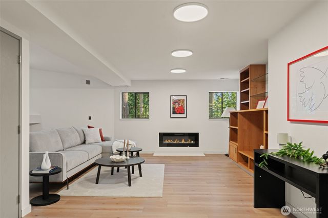 11324 83rd Place NE, Kirkland, WA 98034