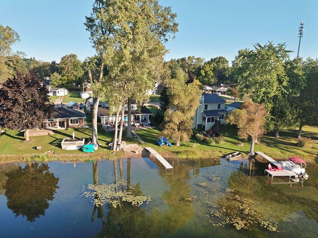 487 Blue Water Drive, Holly, MI 48442