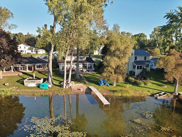 487 Blue Water Drive, Holly, MI 48442