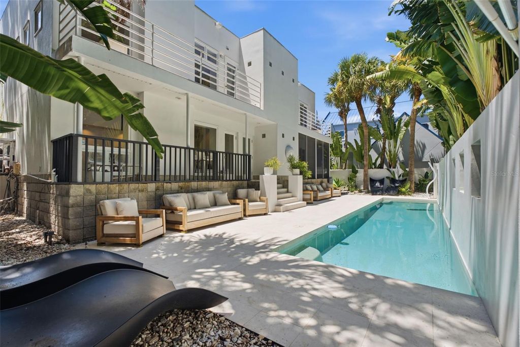 Image 2 of property listing at 2701 CHAMBRAY LANE, Tampa, FL 33611