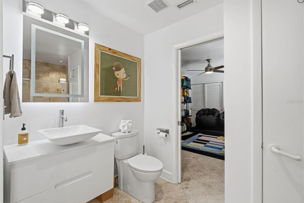 Image 26 of property listing at 2701 CHAMBRAY LANE, Tampa, FL 33611
