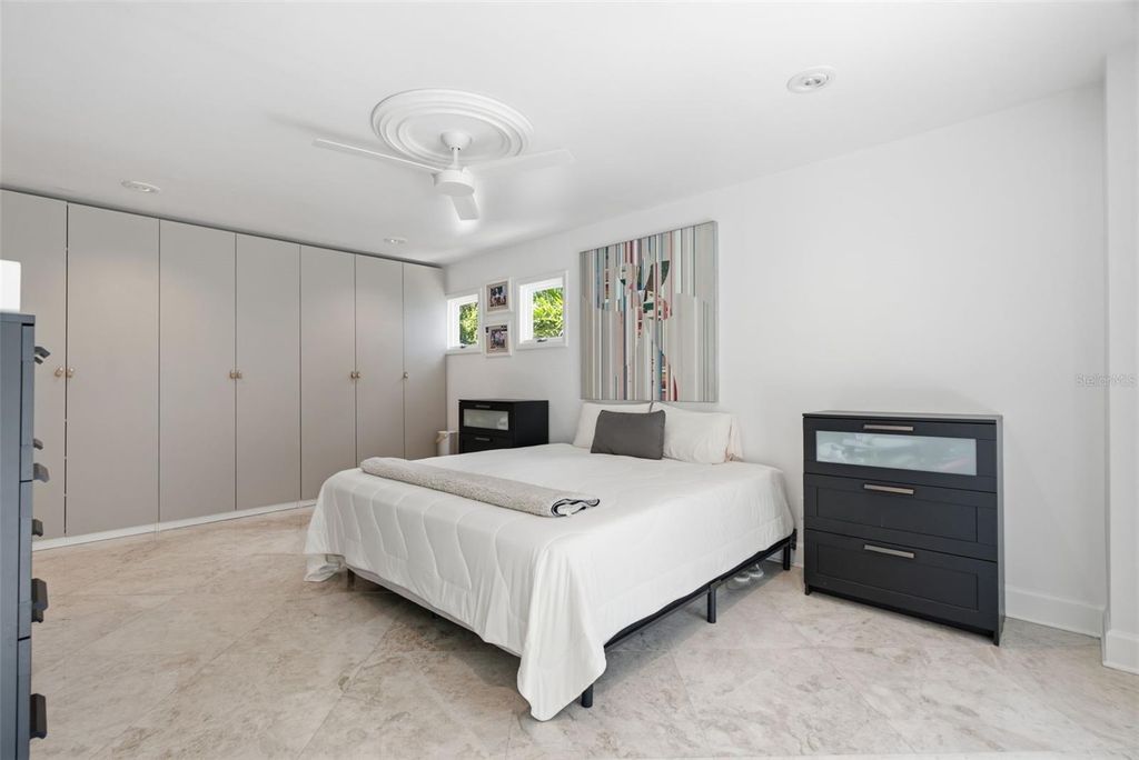 Image 31 of property listing at 2701 CHAMBRAY LANE, Tampa, FL 33611