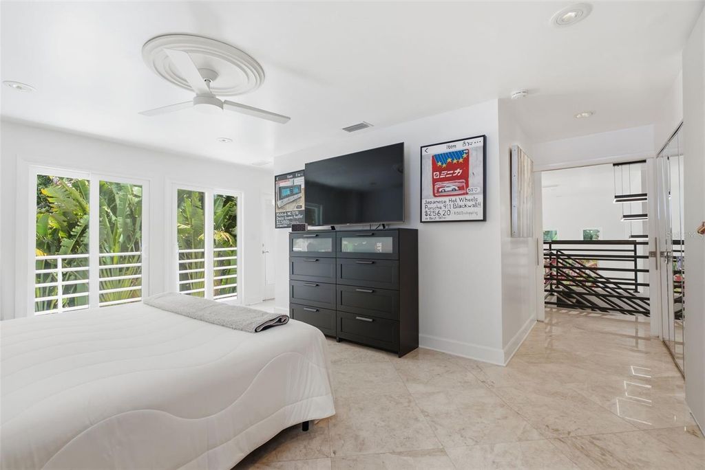Image 32 of property listing at 2701 CHAMBRAY LANE, Tampa, FL 33611