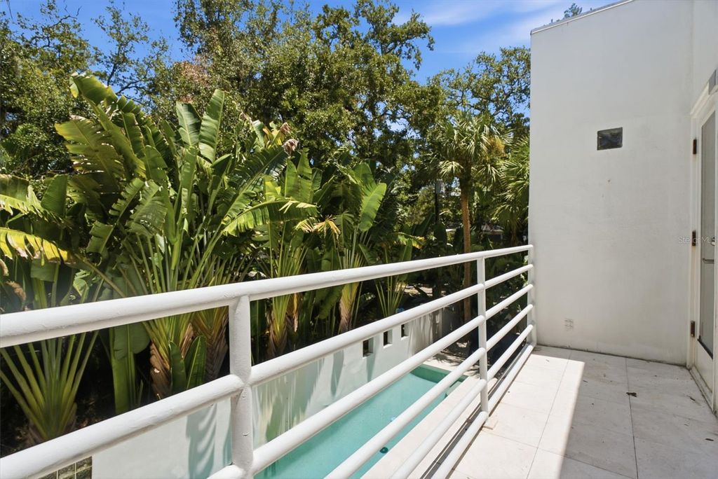 Image 33 of property listing at 2701 CHAMBRAY LANE, Tampa, FL 33611