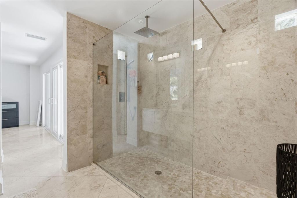 Image 36 of property listing at 2701 CHAMBRAY LANE, Tampa, FL 33611