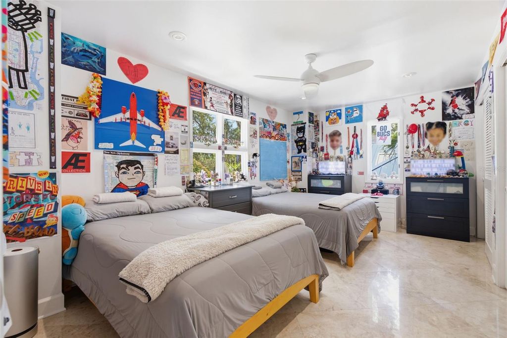 Image 38 of property listing at 2701 CHAMBRAY LANE, Tampa, FL 33611