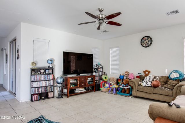 3427 W Tail Feather Drive, Marana, AZ 85658