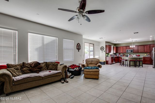 3427 W Tail Feather Drive, Marana, AZ 85658