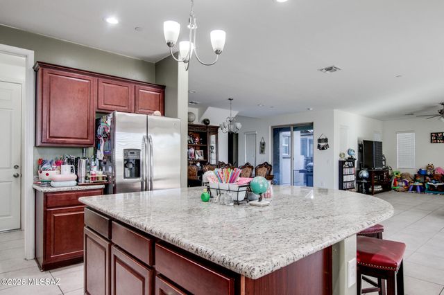 3427 W Tail Feather Drive, Marana, AZ 85658