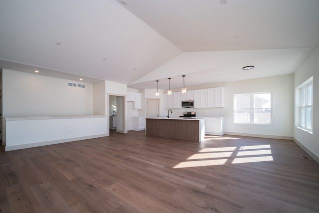 550 Cross Plains Road, Rockford, IL 61107