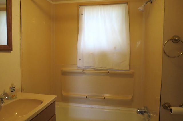 743 Ellery Avenue, Jackson City, MI 49202