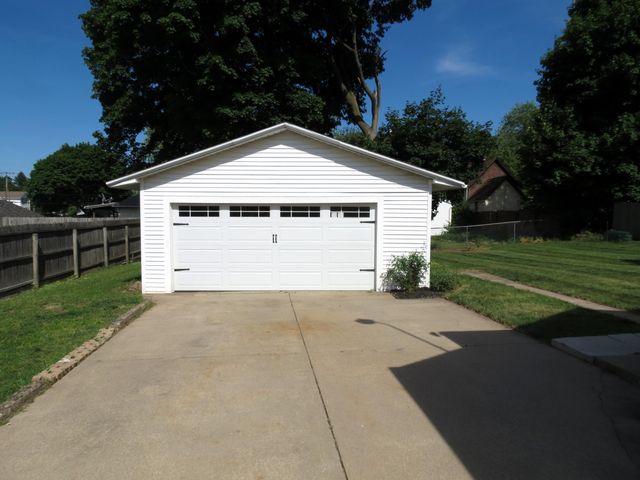743 Ellery Avenue, Jackson City, MI 49202