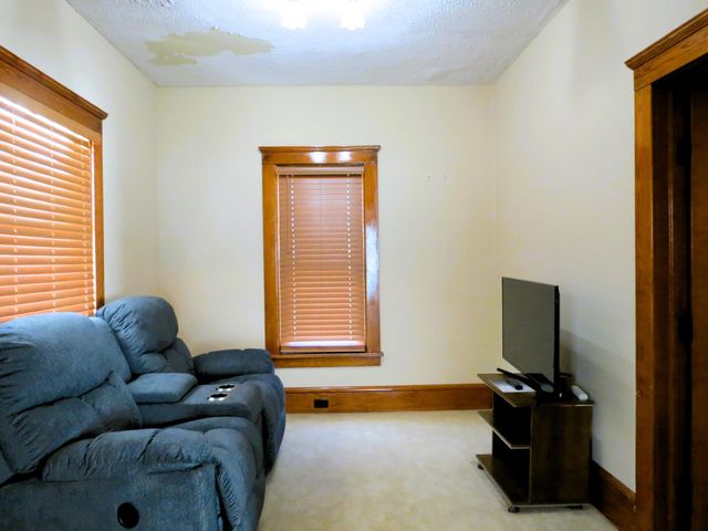 743 Ellery Avenue, Jackson City, MI 49202