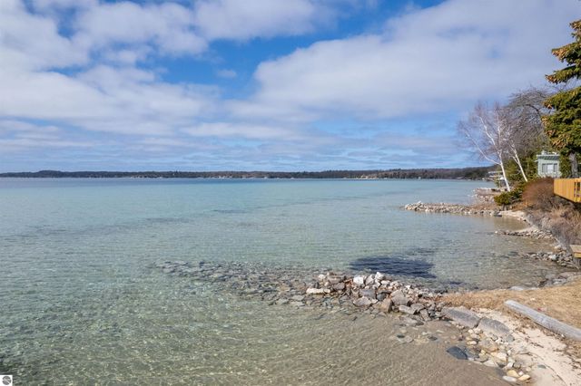 1137 Crystal Drive, Frankfort, MI 49635