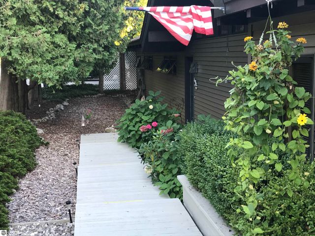 1137 Crystal Drive, Frankfort, MI 49635