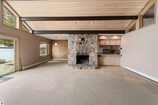 1137 Crystal Drive, Frankfort, MI 49635