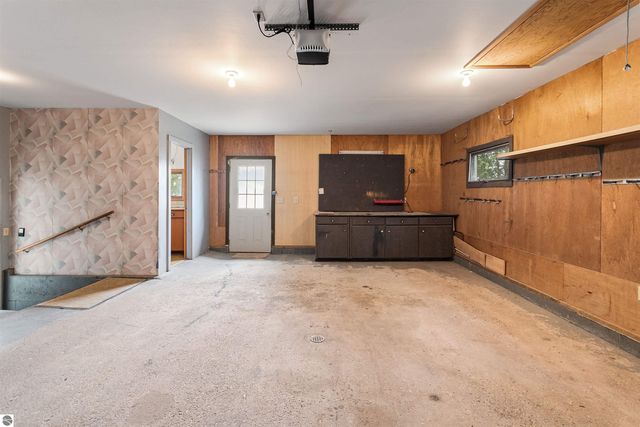 1137 Crystal Drive, Frankfort, MI 49635