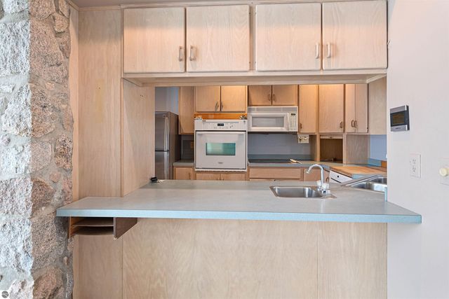 1137 Crystal Drive, Frankfort, MI 49635