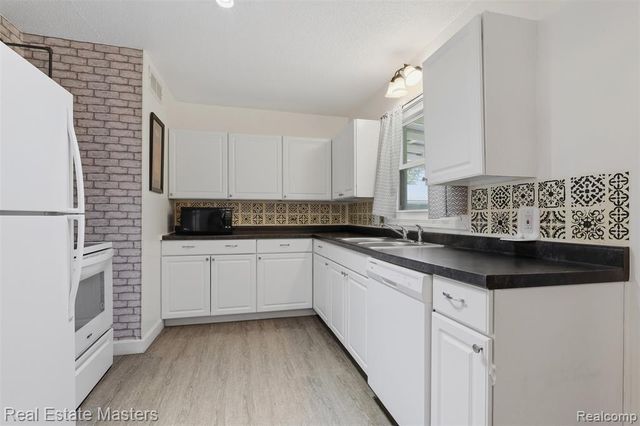 1417 Wisconsin Avenue, Marysville, MI 48040