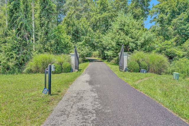 10947 Bottom Creek RD, Bent Mountain, VA 24059