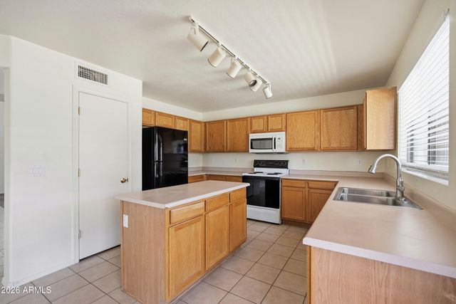 6107 N 135th Drive, Litchfield Park, AZ 85340