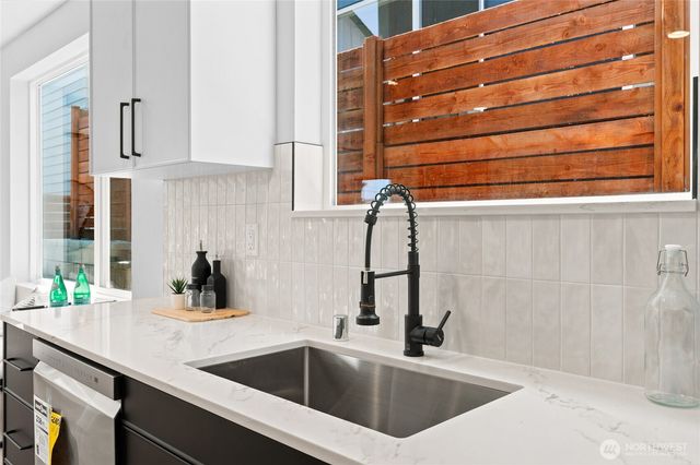 10704 Linden Avenue N, Seattle, WA 98133