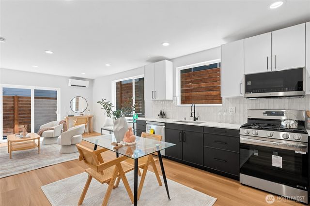 10704 Linden Avenue N, Seattle, WA 98133