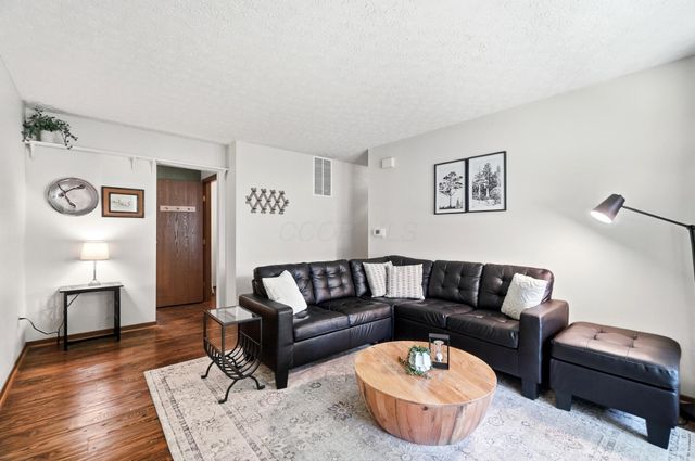 4283 Kelnor Drive, Grove City, OH 43123