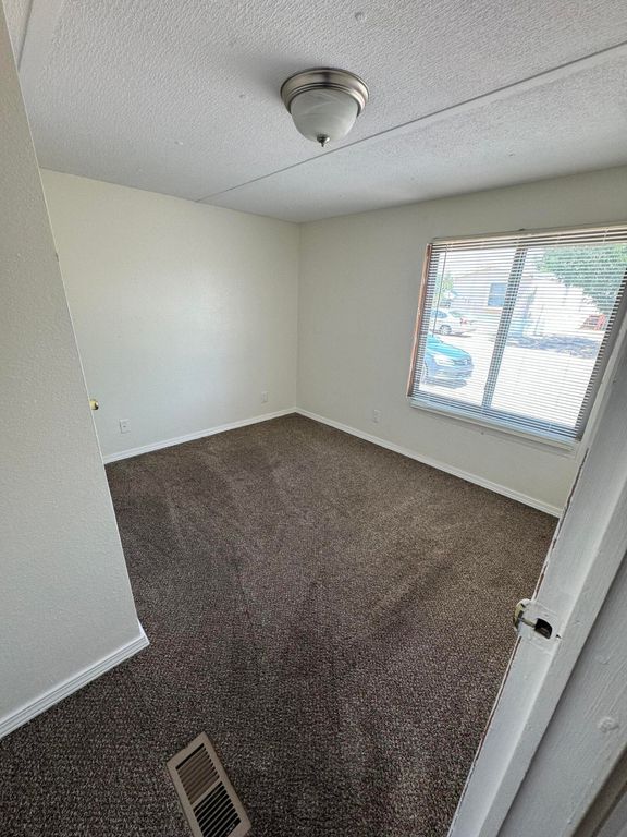 Image 11 of property listing at 224 Atrisco Vista Boulevard SW TRLR 240, Albuquerque, NM 87121