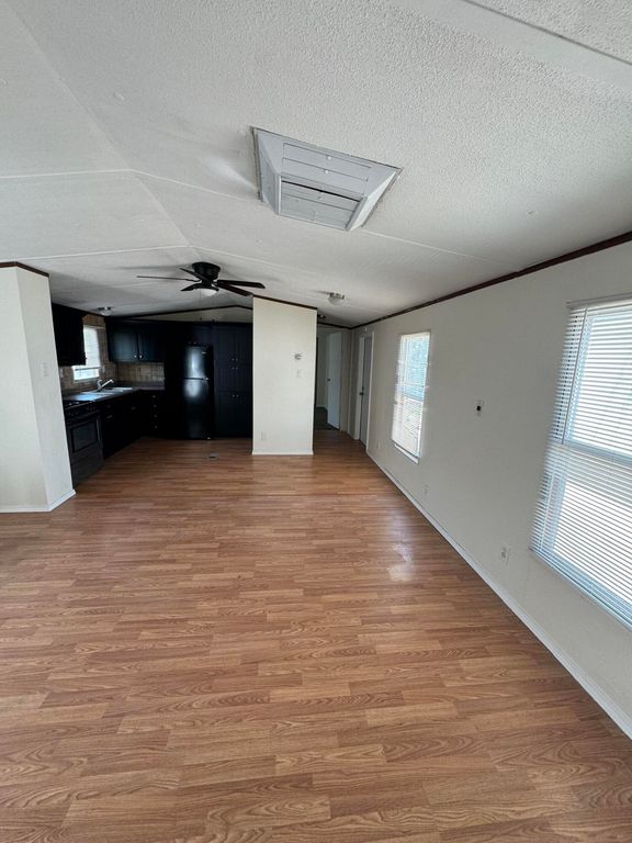 Image 27 of property listing at 224 Atrisco Vista Boulevard SW TRLR 240, Albuquerque, NM 87121