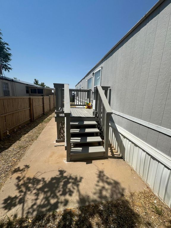 Image 4 of property listing at 224 Atrisco Vista Boulevard SW TRLR 240, Albuquerque, NM 87121