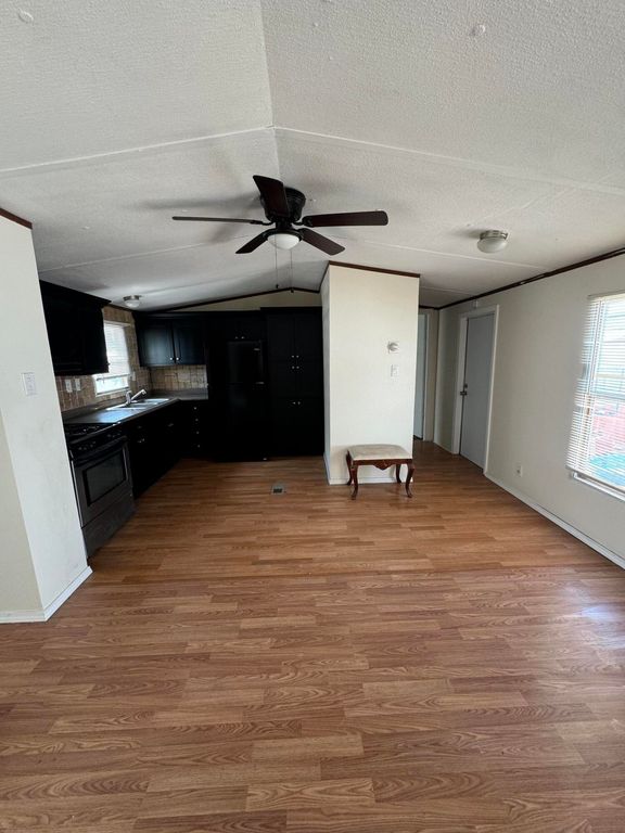 Image 5 of property listing at 224 Atrisco Vista Boulevard SW TRLR 240, Albuquerque, NM 87121