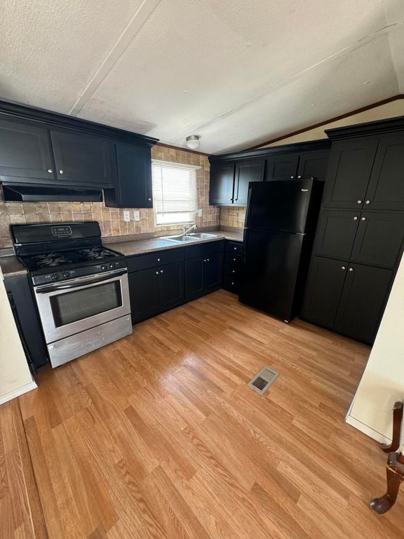 Image 7 of property listing at 224 Atrisco Vista Boulevard SW TRLR 240, Albuquerque, NM 87121