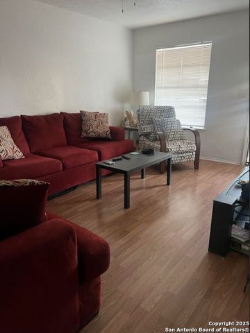 7330 Glen Cross, San Antonio, TX 78239