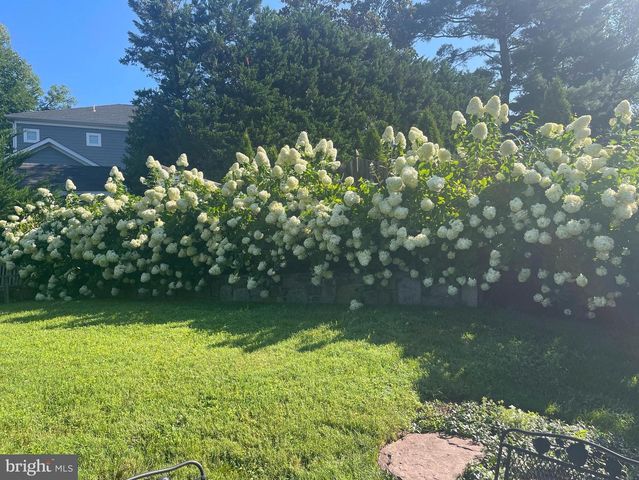 8807 RIDGE RD, Bethesda, MD 20817