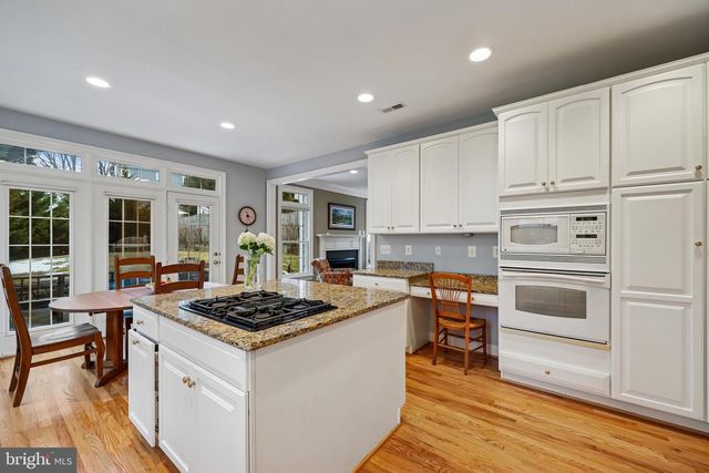 8807 RIDGE RD, Bethesda, MD 20817