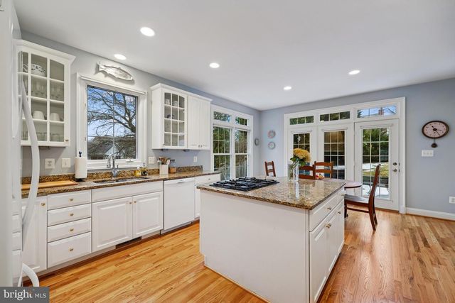 8807 RIDGE RD, Bethesda, MD 20817